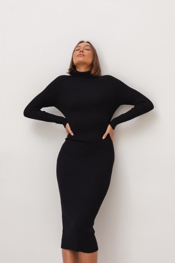 Whitney Długa Sukienka z Golfem Czarna