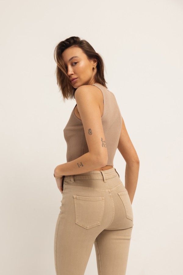 RD8201 Spodnie Jeansowe Slim z Rozcięciem