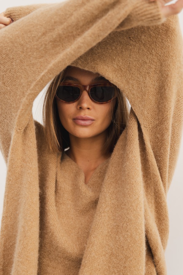Larry Sweter Z Alpaką Camel
